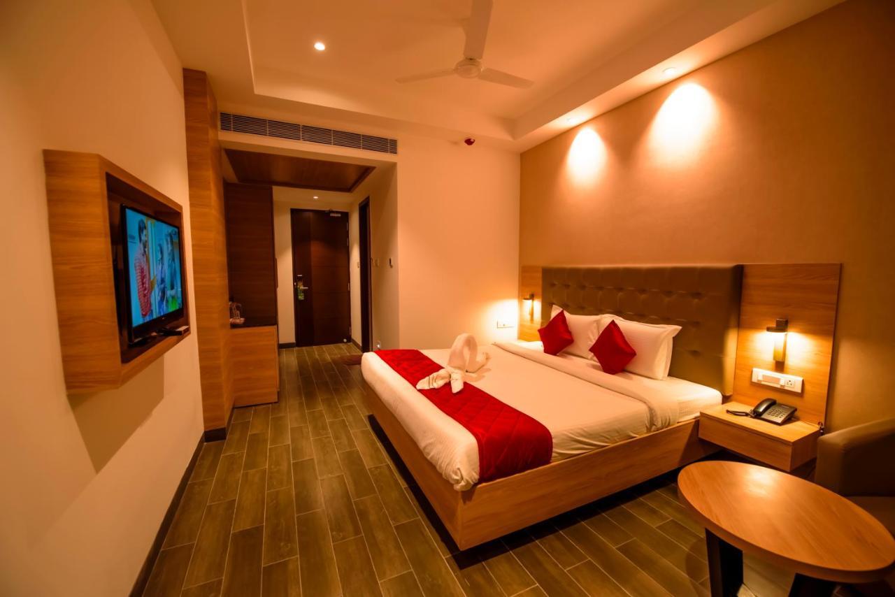 Hotel Annamalai Bahur Екстер'єр фото