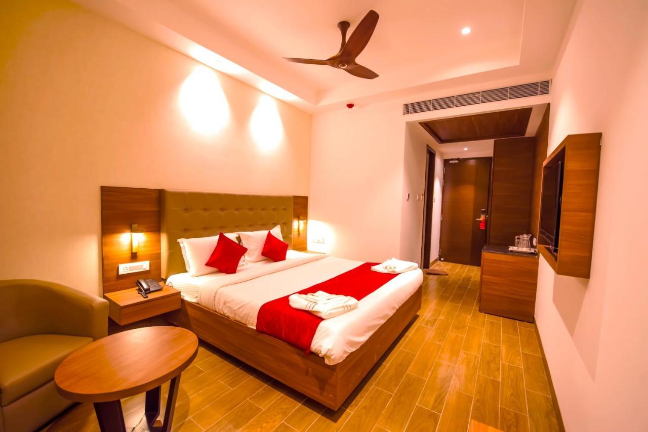 Hotel Annamalai Bahur Екстер'єр фото
