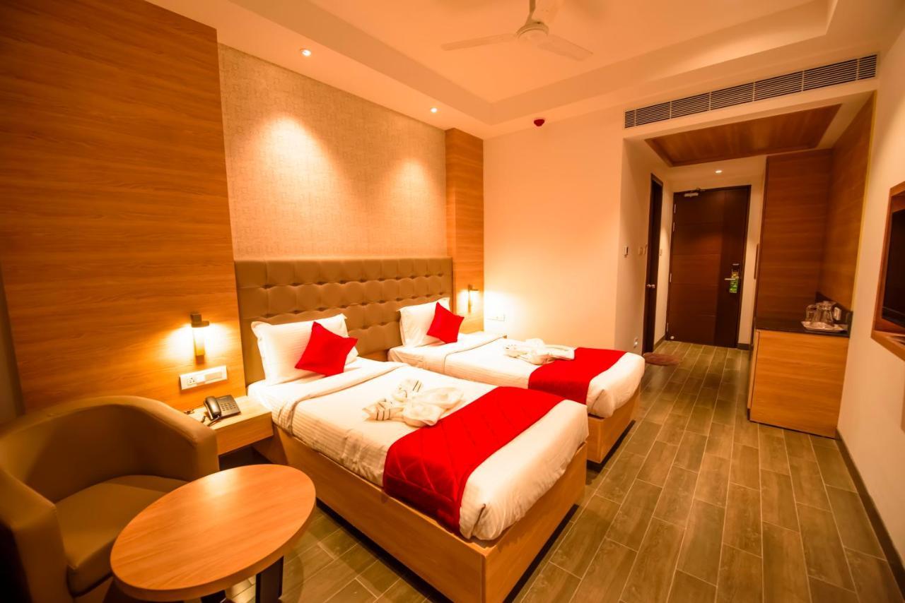 Hotel Annamalai Bahur Екстер'єр фото