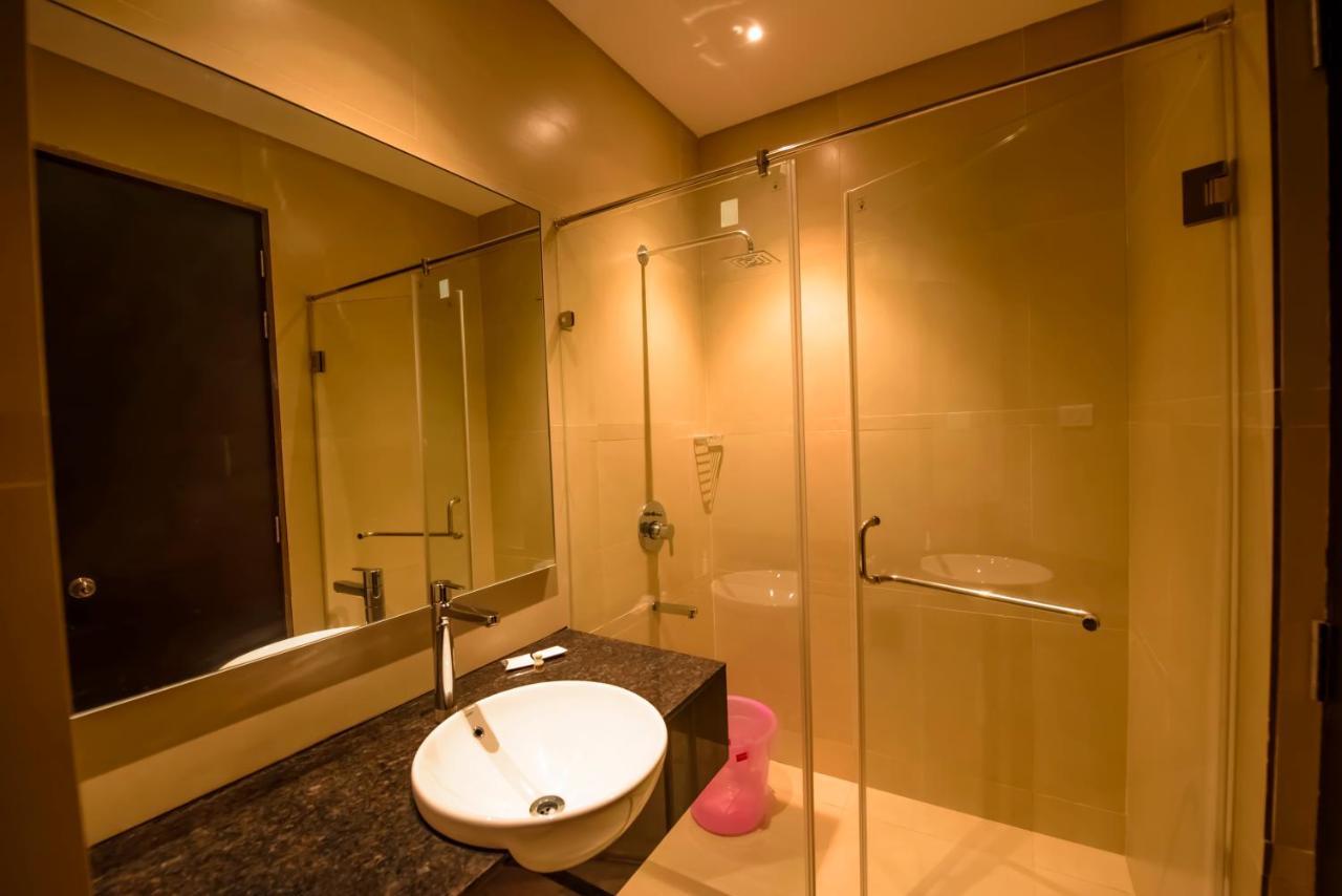 Hotel Annamalai Bahur Екстер'єр фото