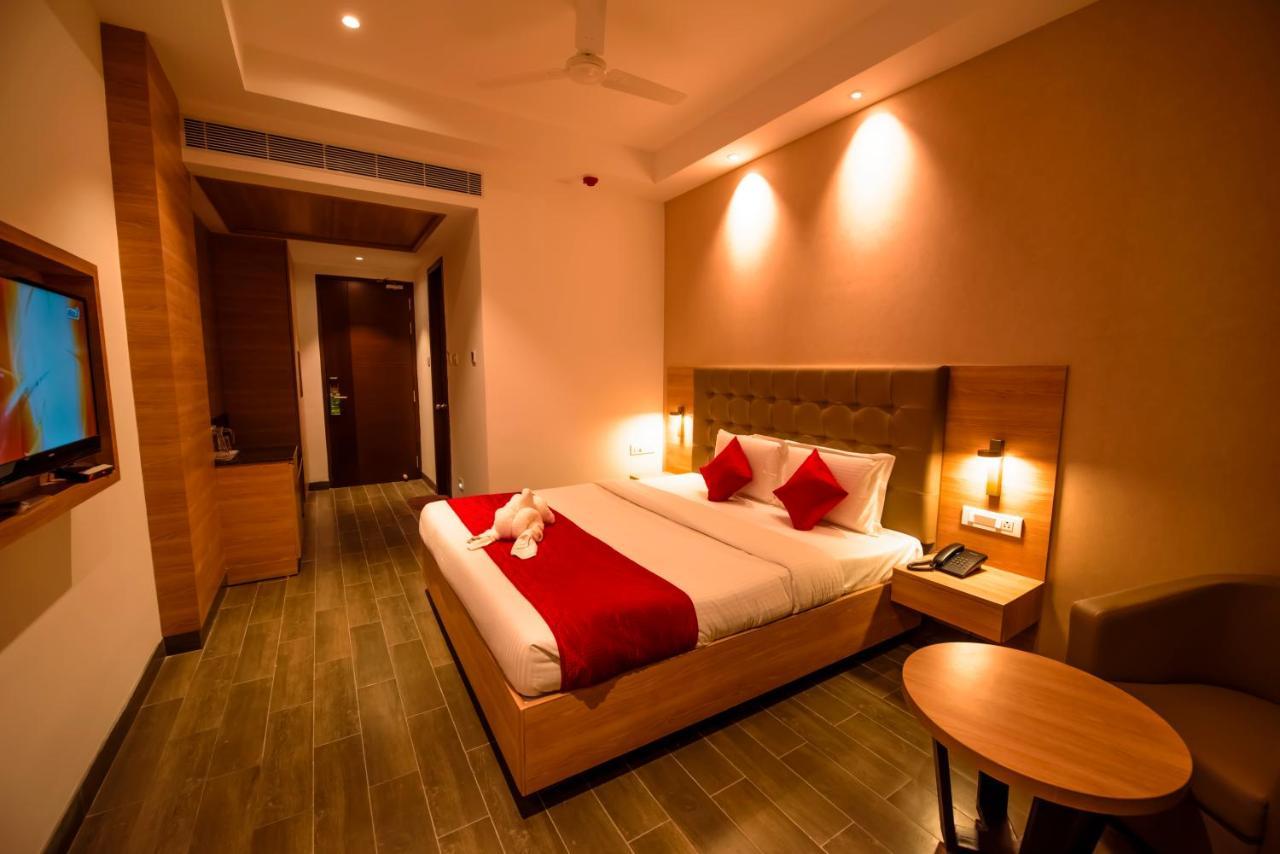 Hotel Annamalai Bahur Екстер'єр фото