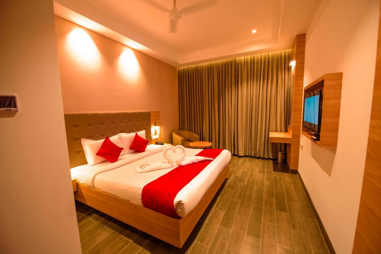 Hotel Annamalai Bahur Екстер'єр фото