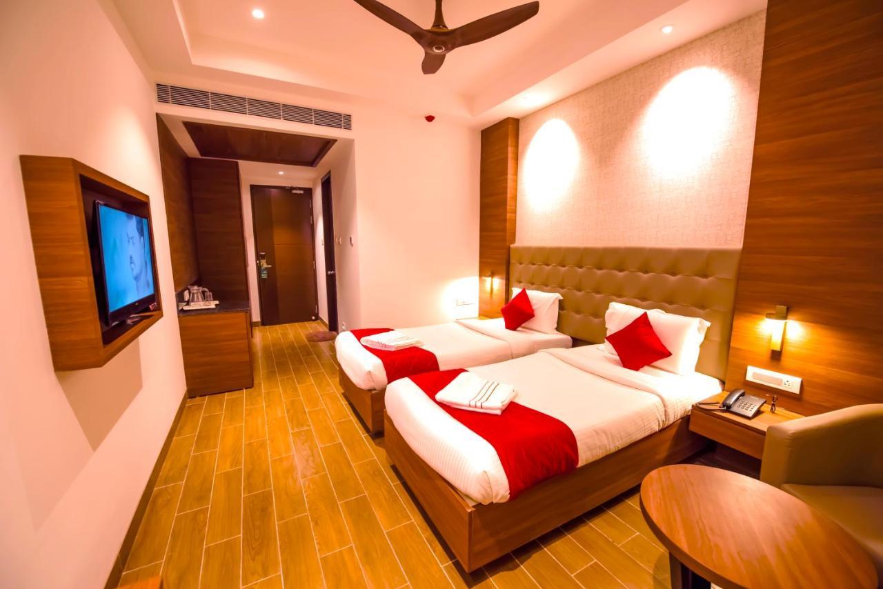 Hotel Annamalai Bahur Екстер'єр фото