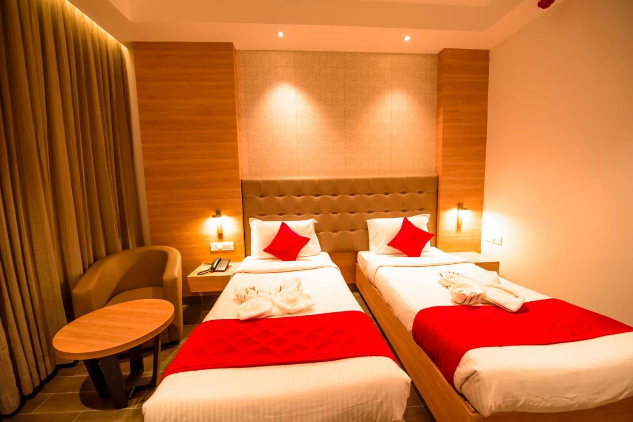 Hotel Annamalai Bahur Екстер'єр фото